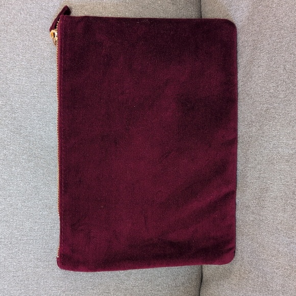 Sezane velvet pouch. - Picture 2 of 4